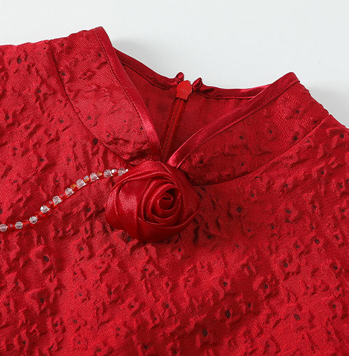Mandarin collar with satin rose and pearl-chain detail